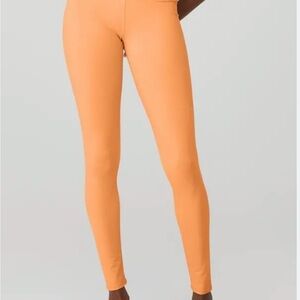 Alo Airlift High-Waisted Leggings in Cantaloupe